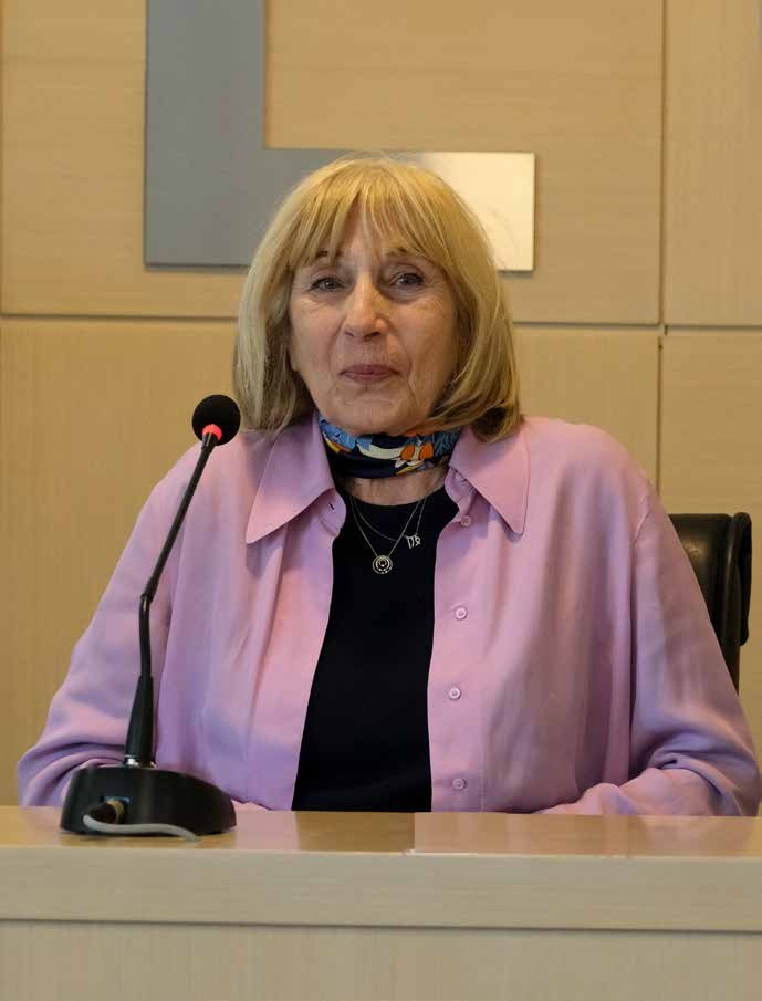 Ayşe Kulin: Aylardan Kasım Günlerden Perşembe